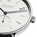 Eine Uhr von Nomos